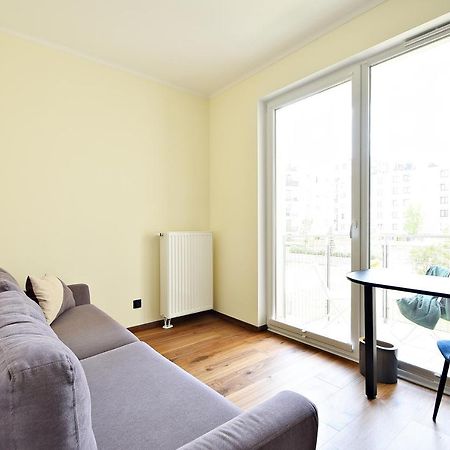 Wola Apartment ワルシャワ エクステリア 写真