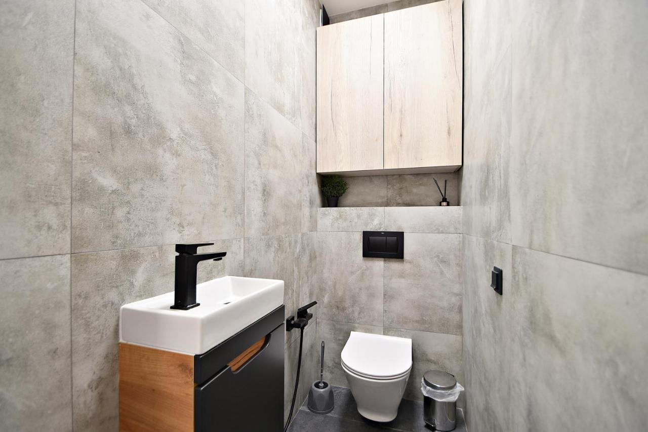 Wola Apartment ワルシャワ エクステリア 写真