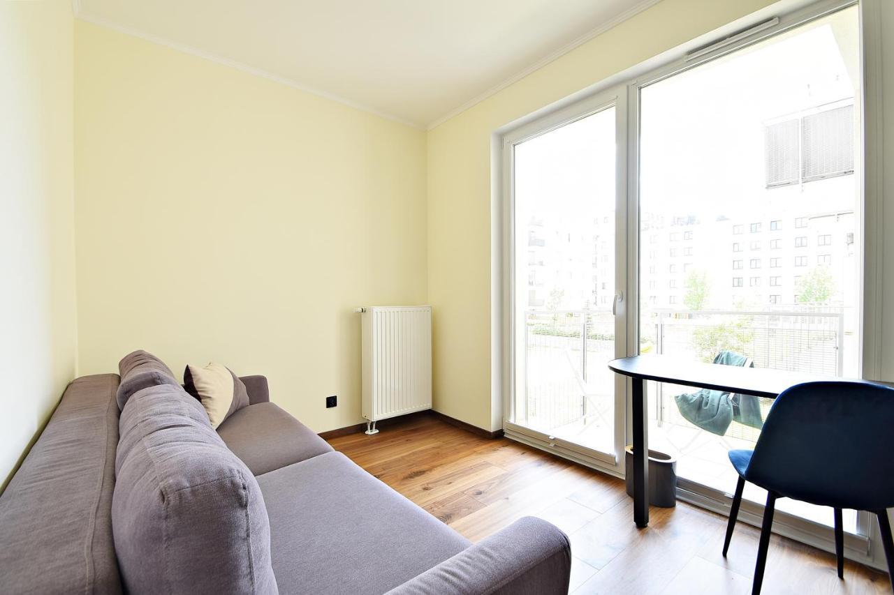 Wola Apartment ワルシャワ エクステリア 写真