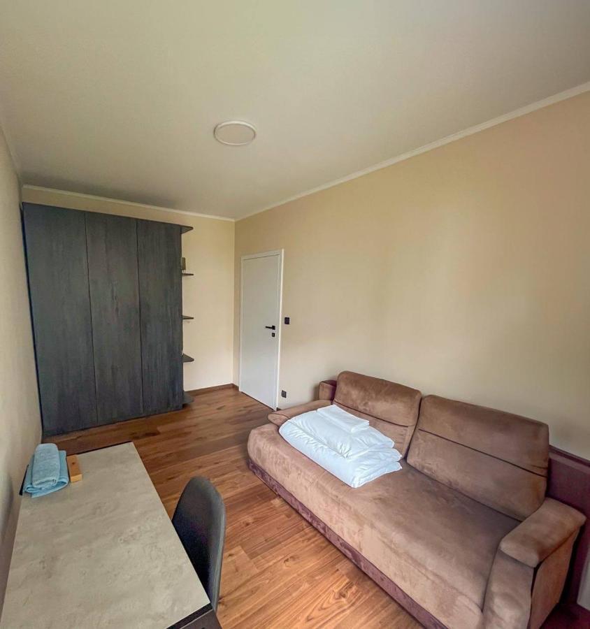 Wola Apartment ワルシャワ エクステリア 写真